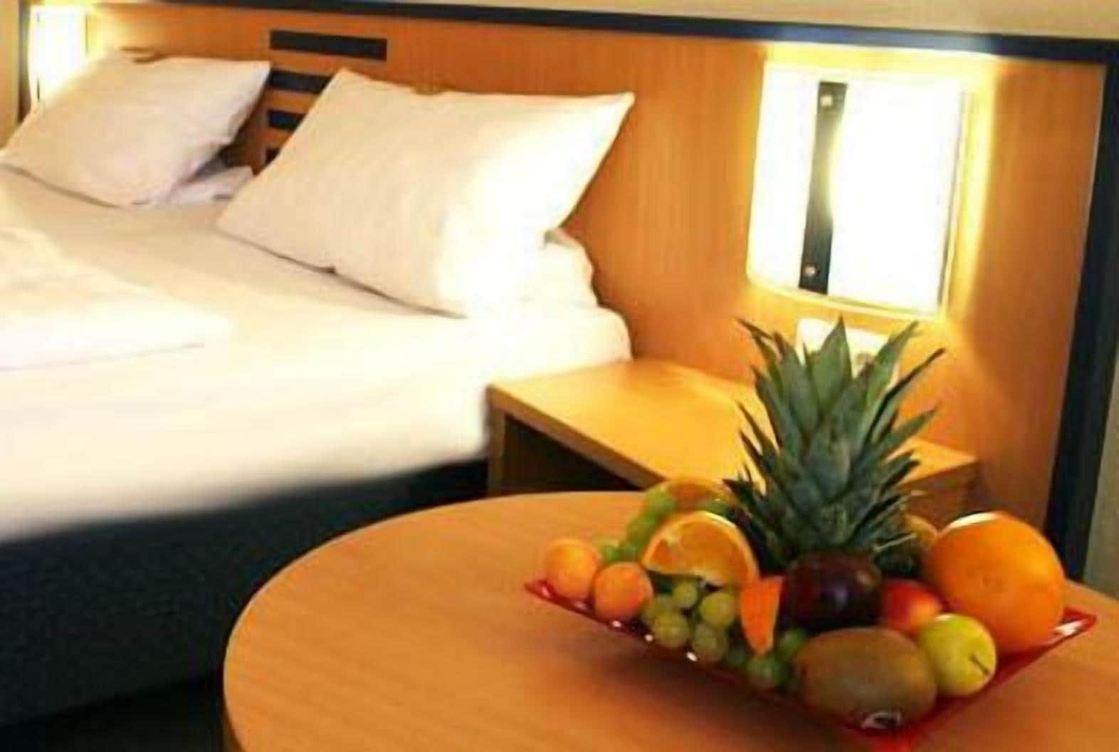 Wallis Hotel